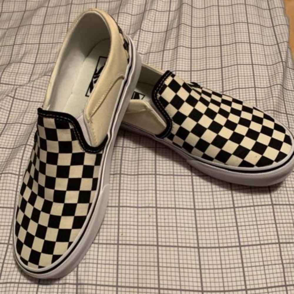 Vans - Picture 2 of 3